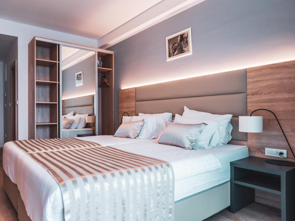 Kaneo Beach Hotel Novalja Extérieur photo