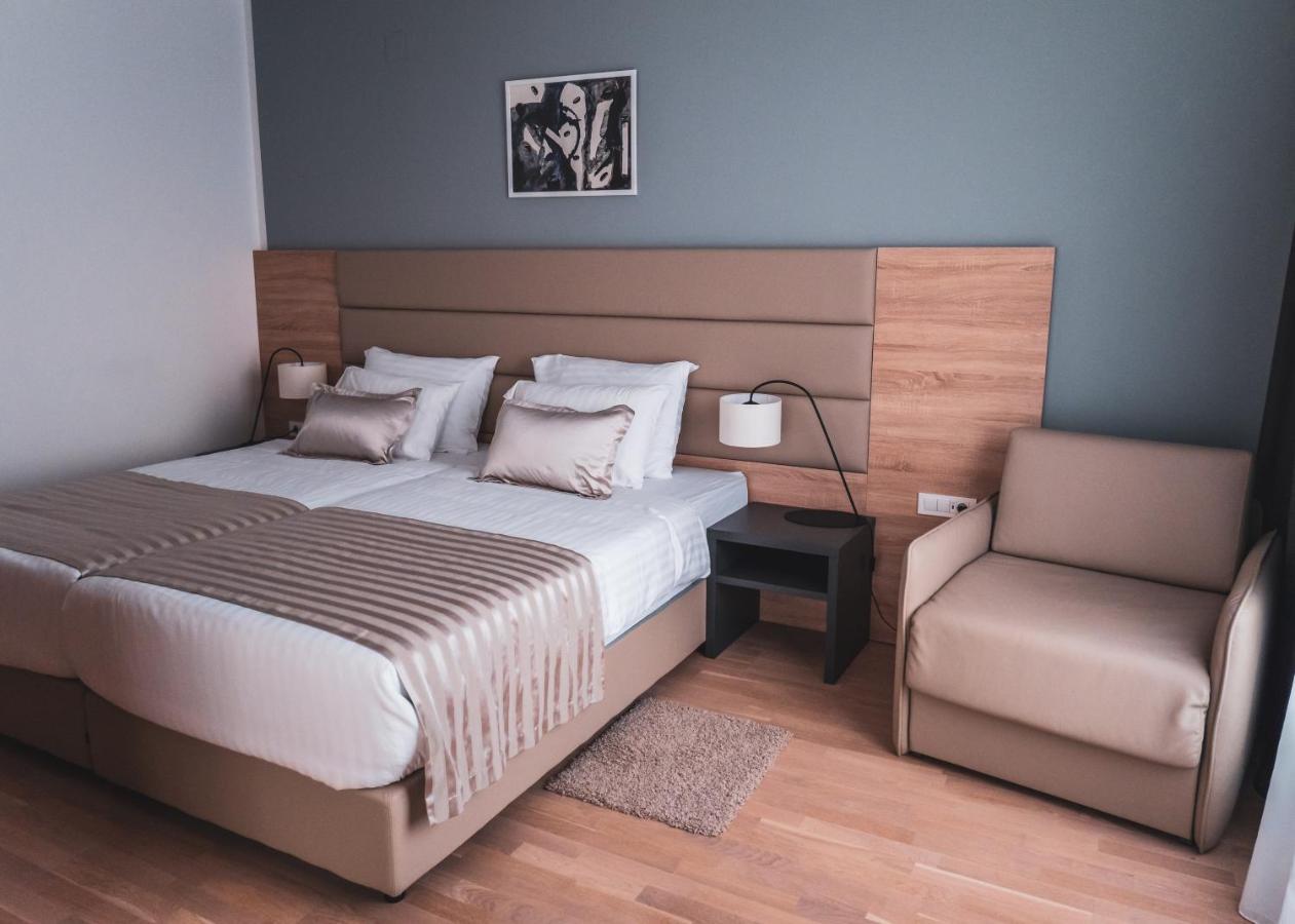 Kaneo Beach Hotel Novalja Extérieur photo